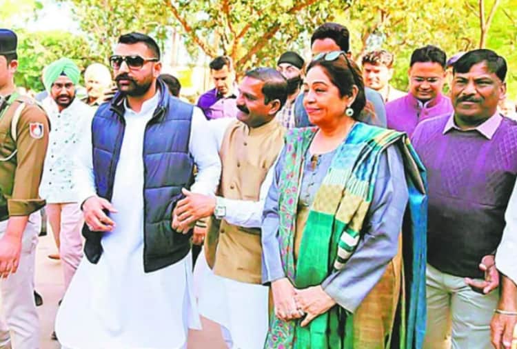 Sahadev Salaria again in controversy, Medical college nursing staff accused him for scuffle