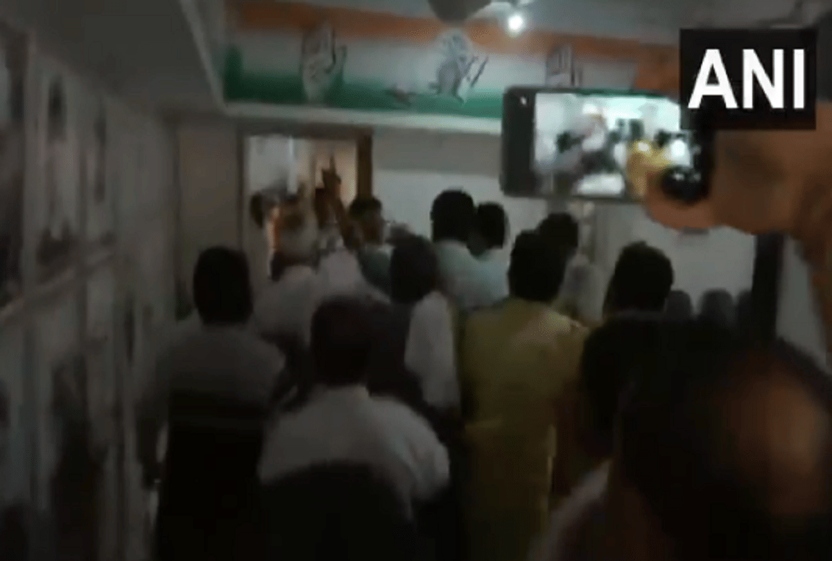 Bihar election: Ruckus in congress legislature party meeting, congress workers clash with each other