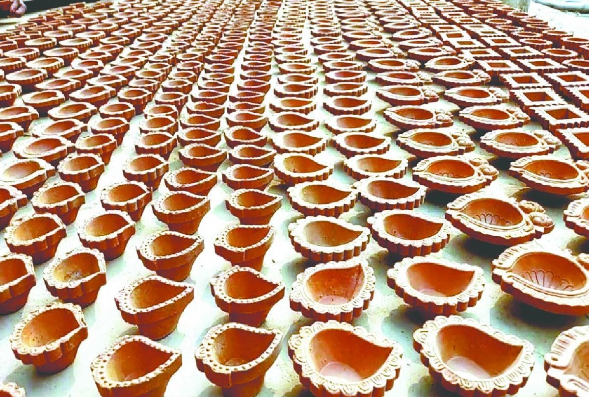 Lamps Made In Etah Will illuminate The Festival of Ayodhya