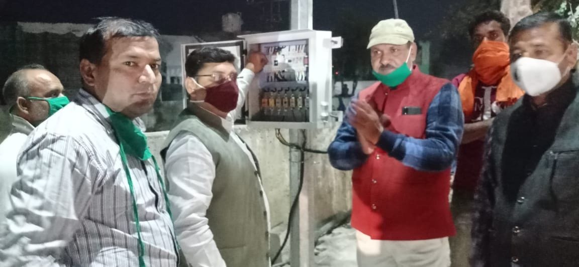 Hathras: The municipal corporation inaugurated the LED light