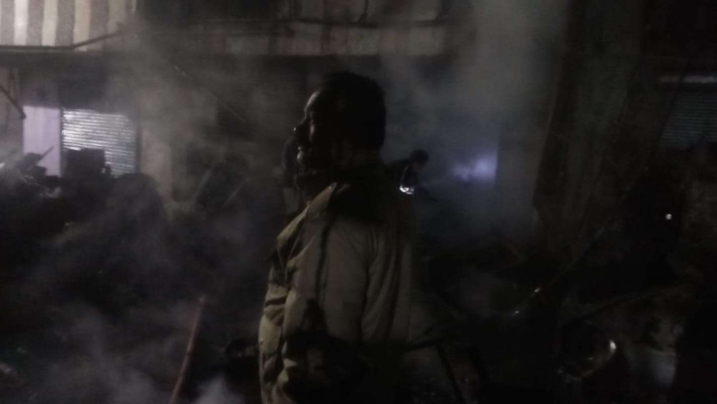 rishikesh news: four vehicle and two shop caught fire