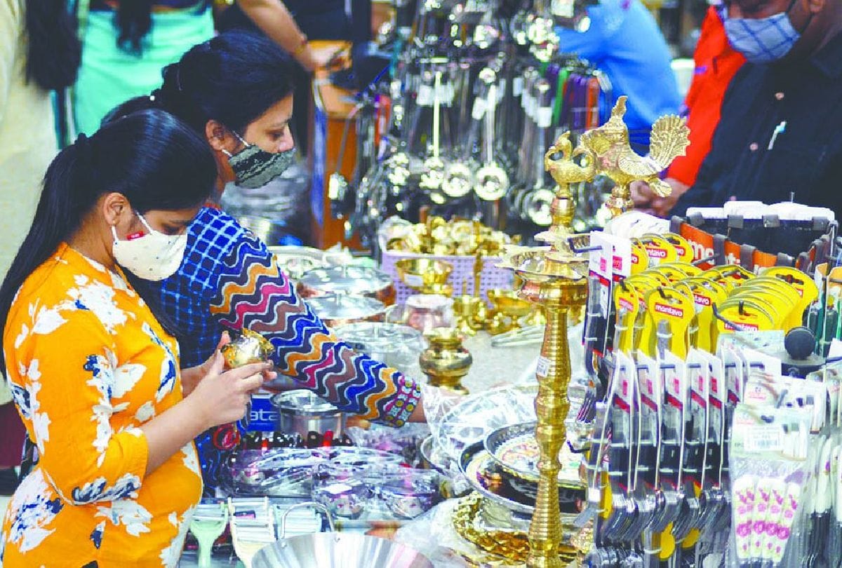Dhanteras 2020: Huge Croun In Market For Celebrate Festival