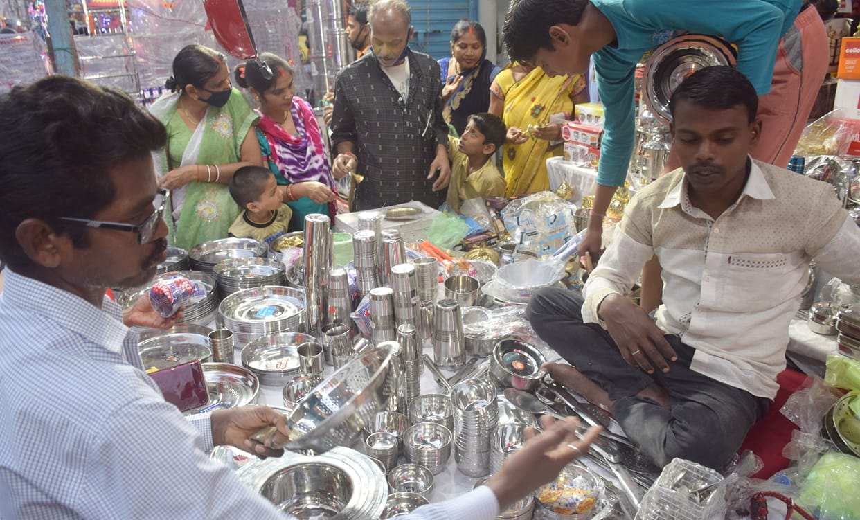 Highest sales of land on Dhanteras in Azamgarh