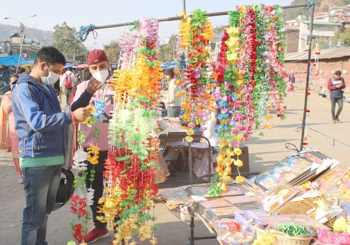 cracker stall in bargah ground in chamba