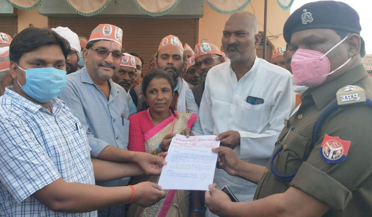 The fast of Bundelkhand Kisan Union ends