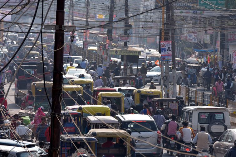 Crowd in markets, jam in place