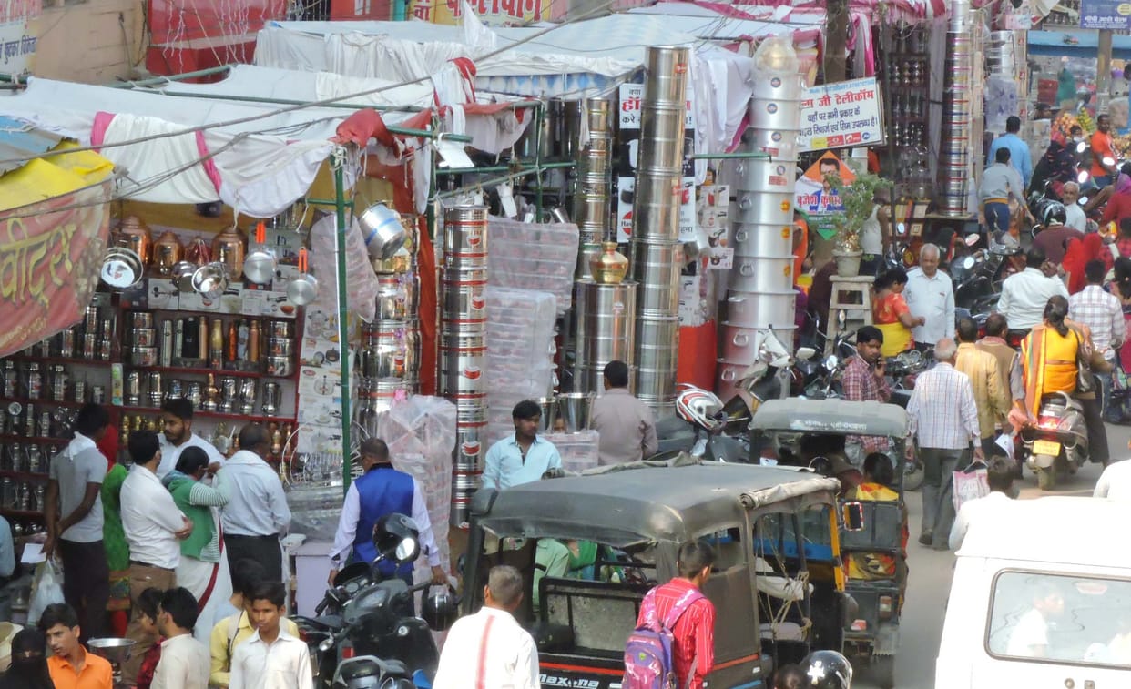Market buzzed on Dhanteras, business worth crores