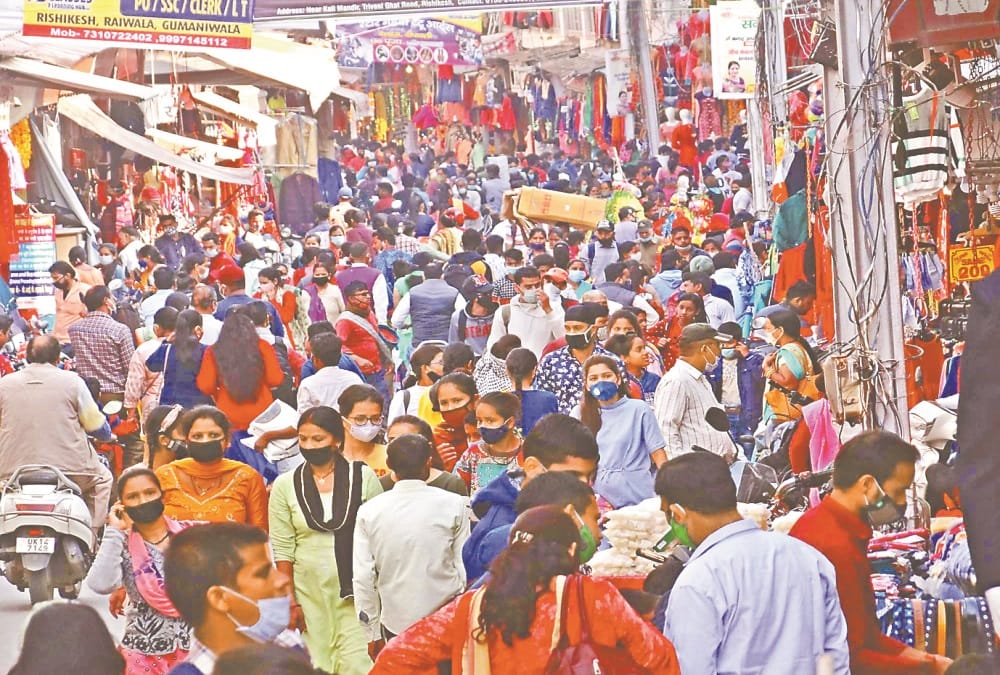 Uttarakhand: Heavy Rush in market for Diwali and Dhanteras Shopping during Covid 19, photos