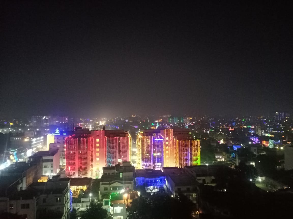 Diwali 2020: People celebrated the festival of Diwali with joy, worshiped Lord Ganesha and mother Lakshmi