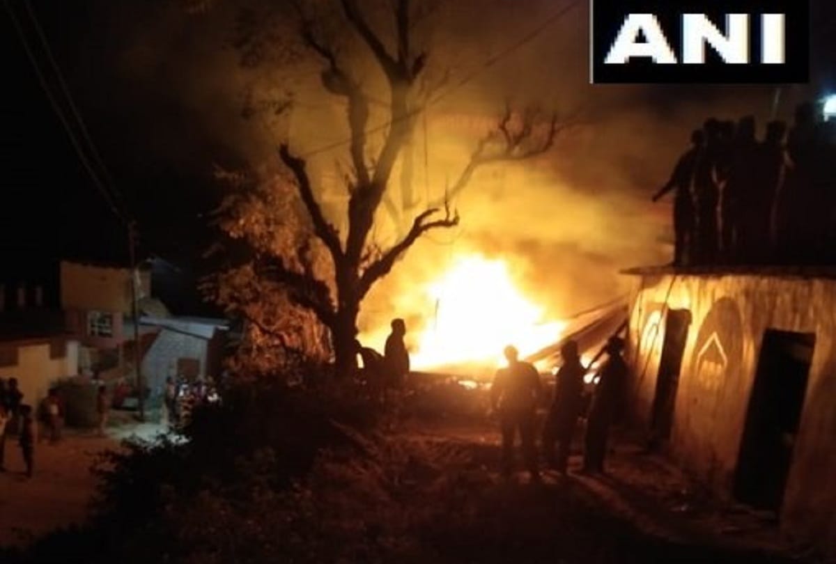 Uttarakhand Fire breaks out at a furniture house in Peepal Mandi at Chinyalisaur of Uttarkashi