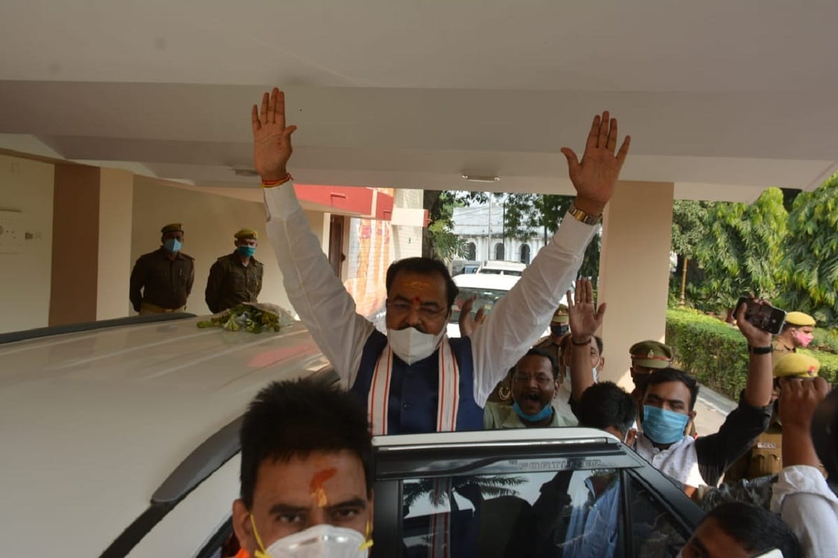 Deputy cm keshav prasad maurya reached varanasi worship kashi vishwanath
