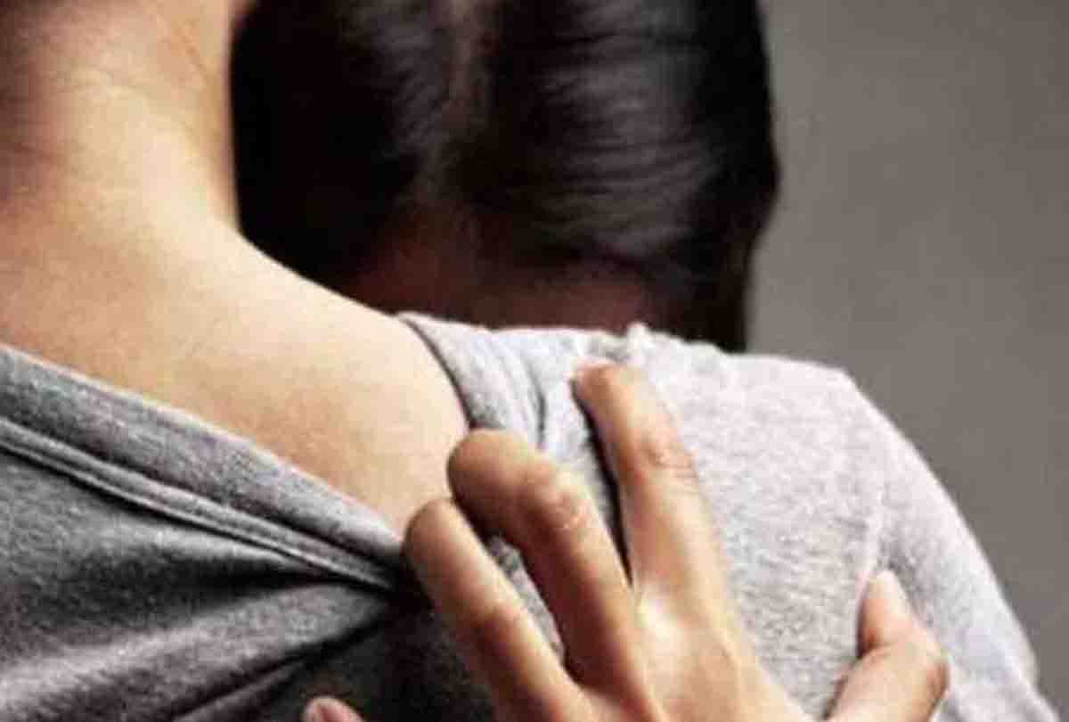 girl Student caught with boyfriend in objectionable position, assaulted college watchman