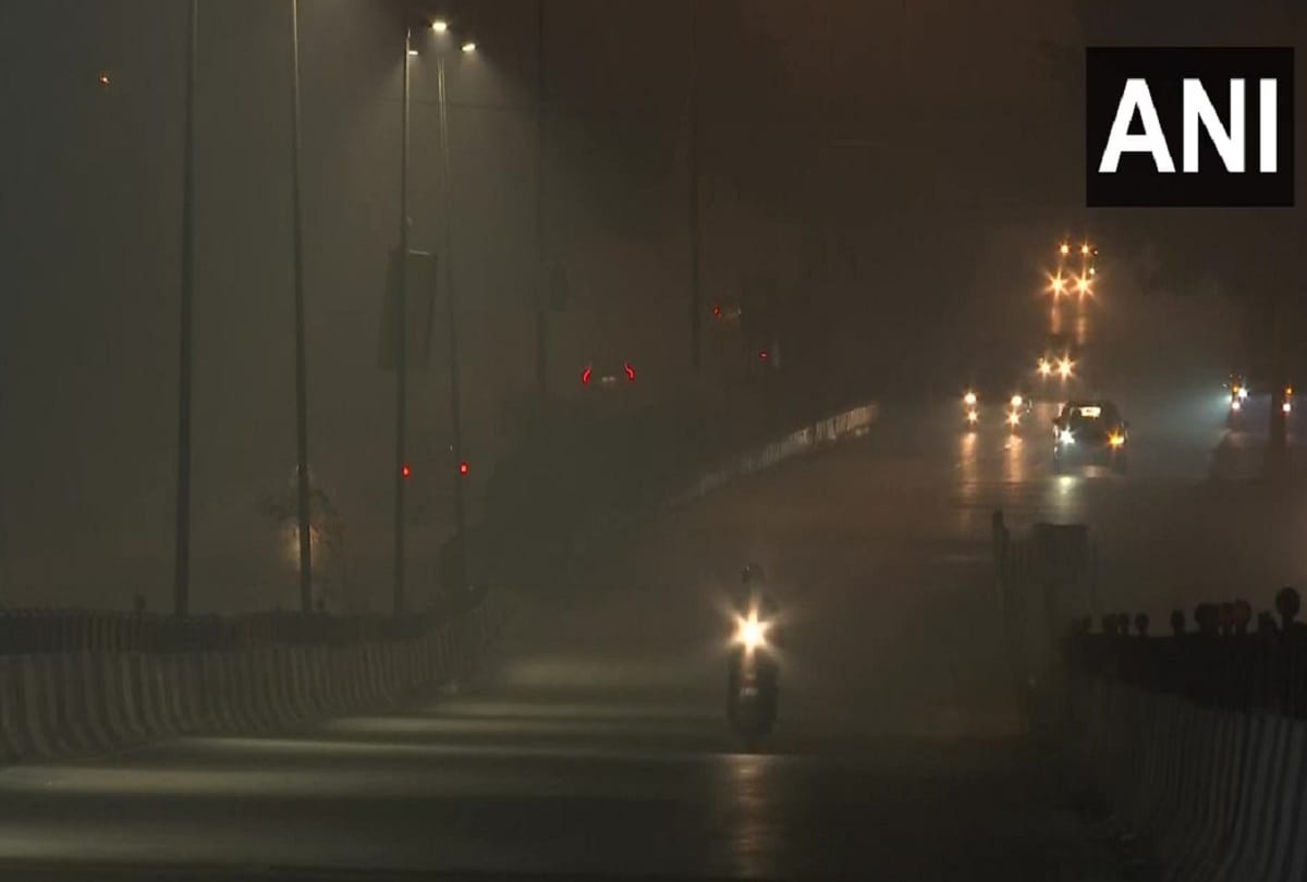 Delhi Air Quality Level Index: Delhi's Air Level Deteriorated, Fireworks Did Bad