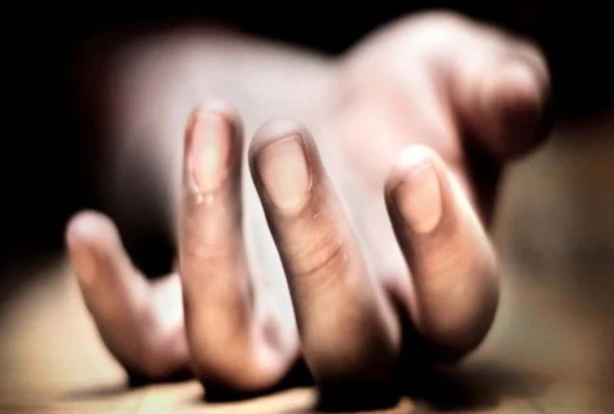 Person killed by stick and brick