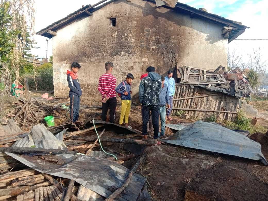 Gaushala caught fire due to rocket, calf dies, scorched cow