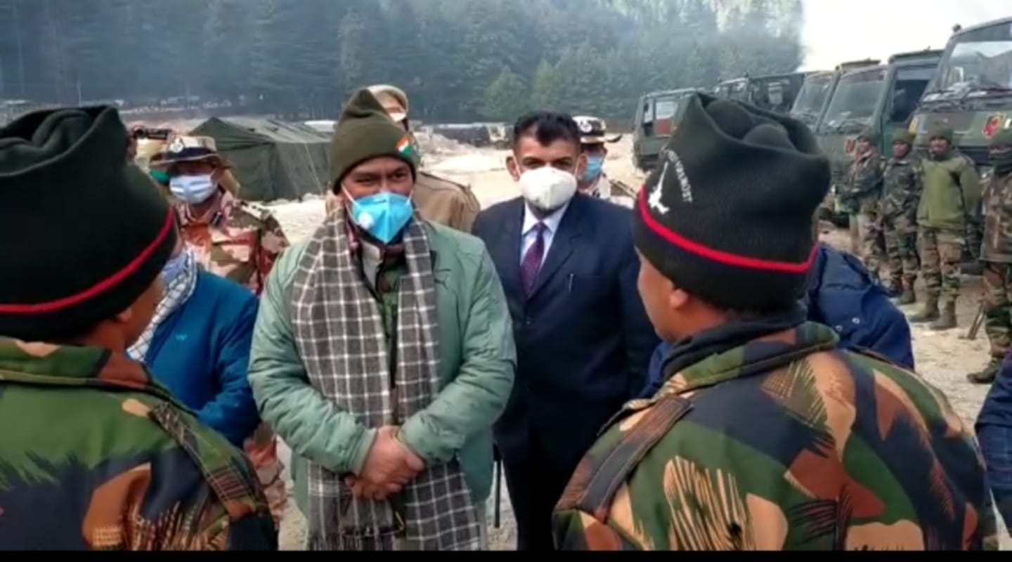 Diwali 2020 : CM Trivendra Singh Rawat celebrated Diwali with Army and ITBP soldiers