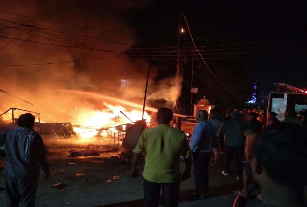 Delhi One person died in fire broke out at godown in Mundka