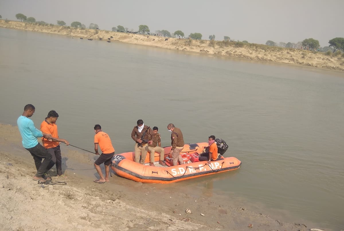 minor girl dead body found in river after Jaiveer murdered her in gorakhpur