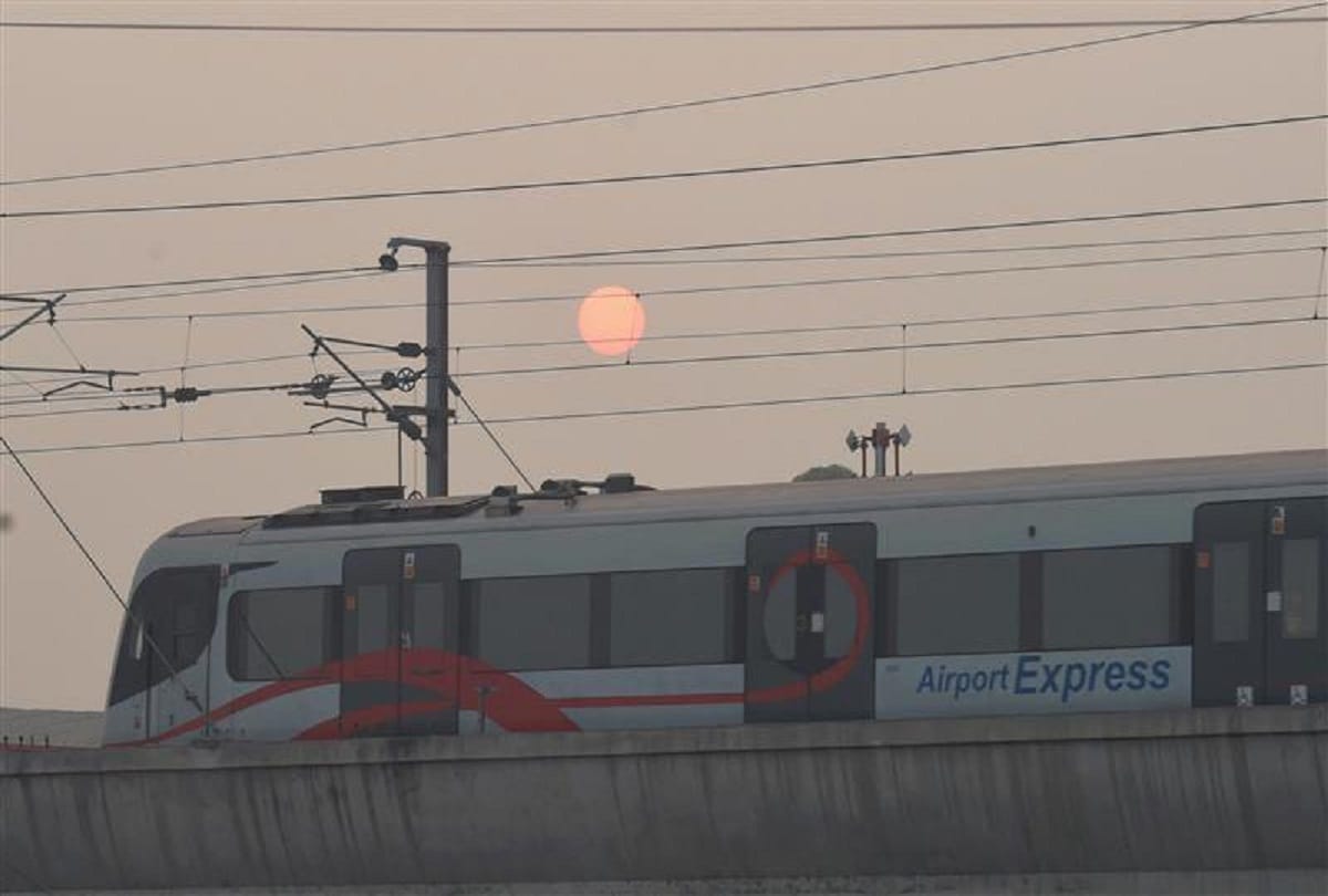 Pollution in Delhi-NCR: Air quality in very poor category, AQI recorded 335, weather cleared due to strong wind