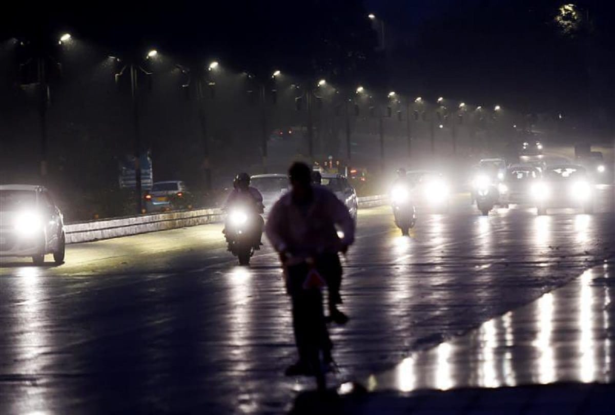 Air pollution worsens in Delhi-NCR on the night of Diwali