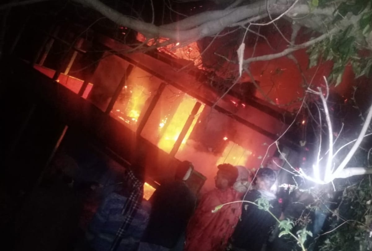 Himachal News : Fire breaks out at house and hotel in manali and kullu
