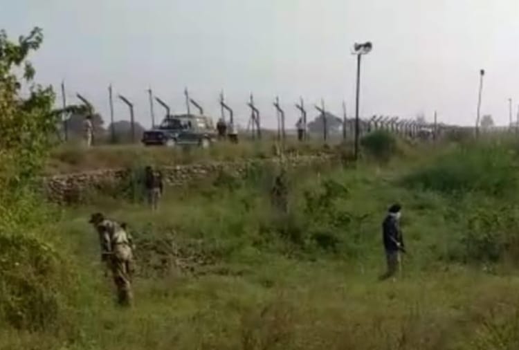 BSF firing on Pak intruders on indo-Pak border in Punjab