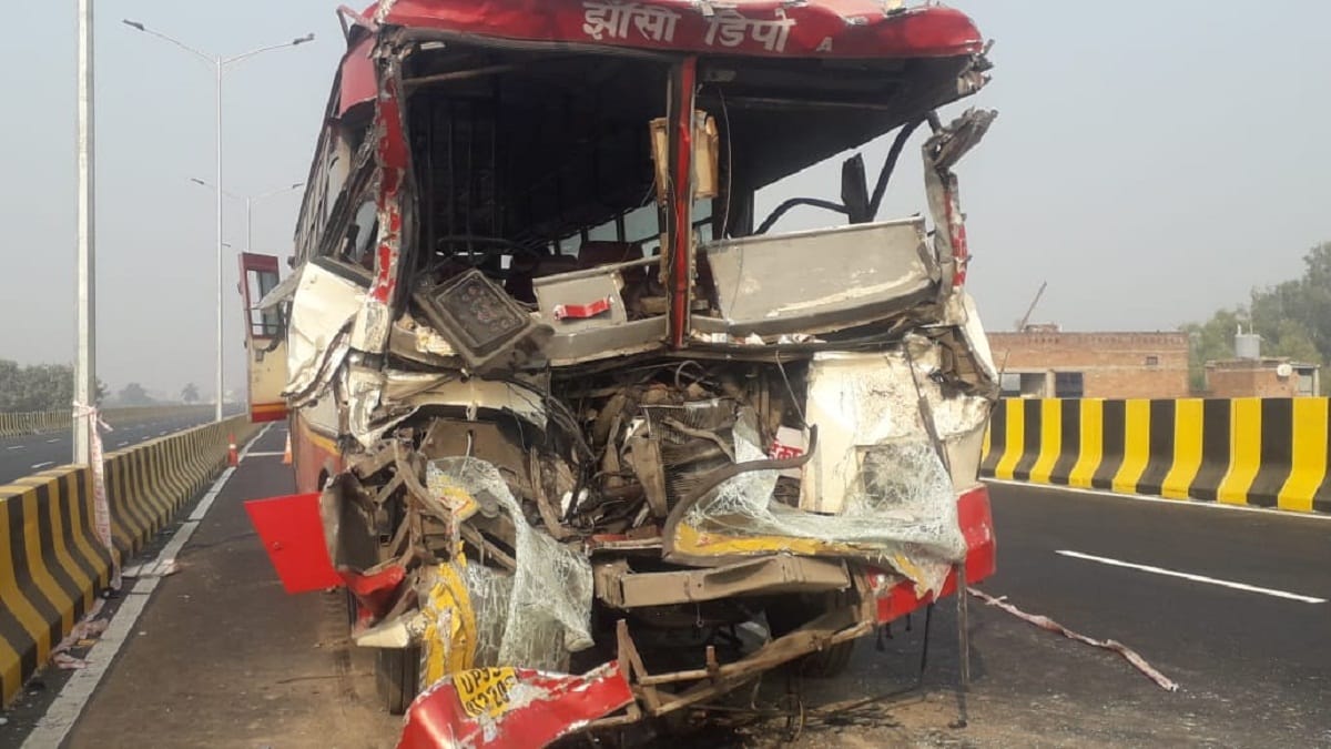 Roadways bus going from Kanpur to Banaras collided with truck 12 passengers injured