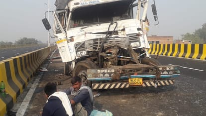 Roadways bus going from Kanpur to Banaras collided with truck 12 passengers injured