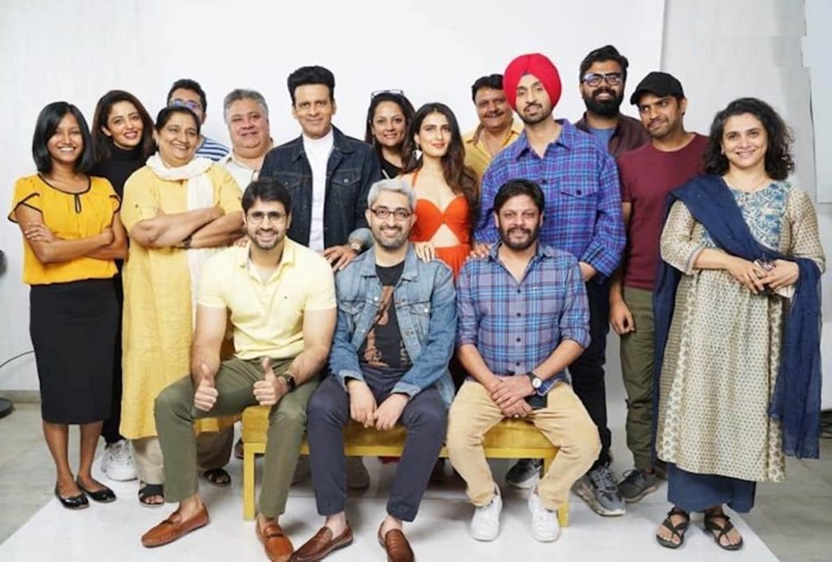 Suraj Pe Mangal Bhari Review Manoj Bajpai diljit dosanjh Fatima sana shaikh Abhishek sharma