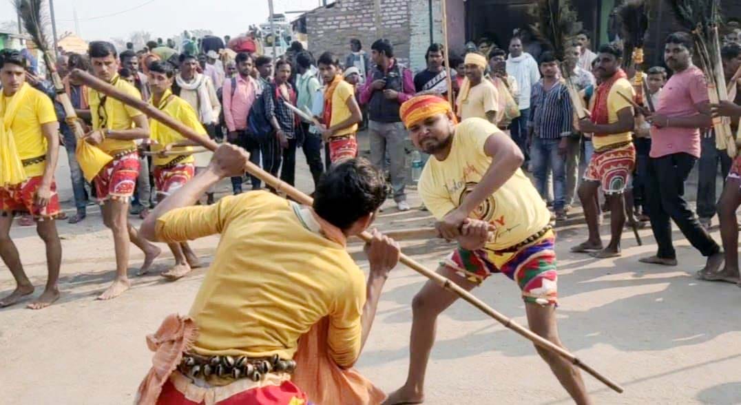 Lattmar Diwari dance in Chitrakoot wooed everyone