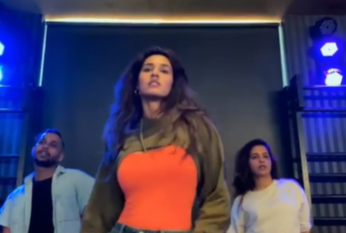 Disha patani dance video krishna shroff comment watch video