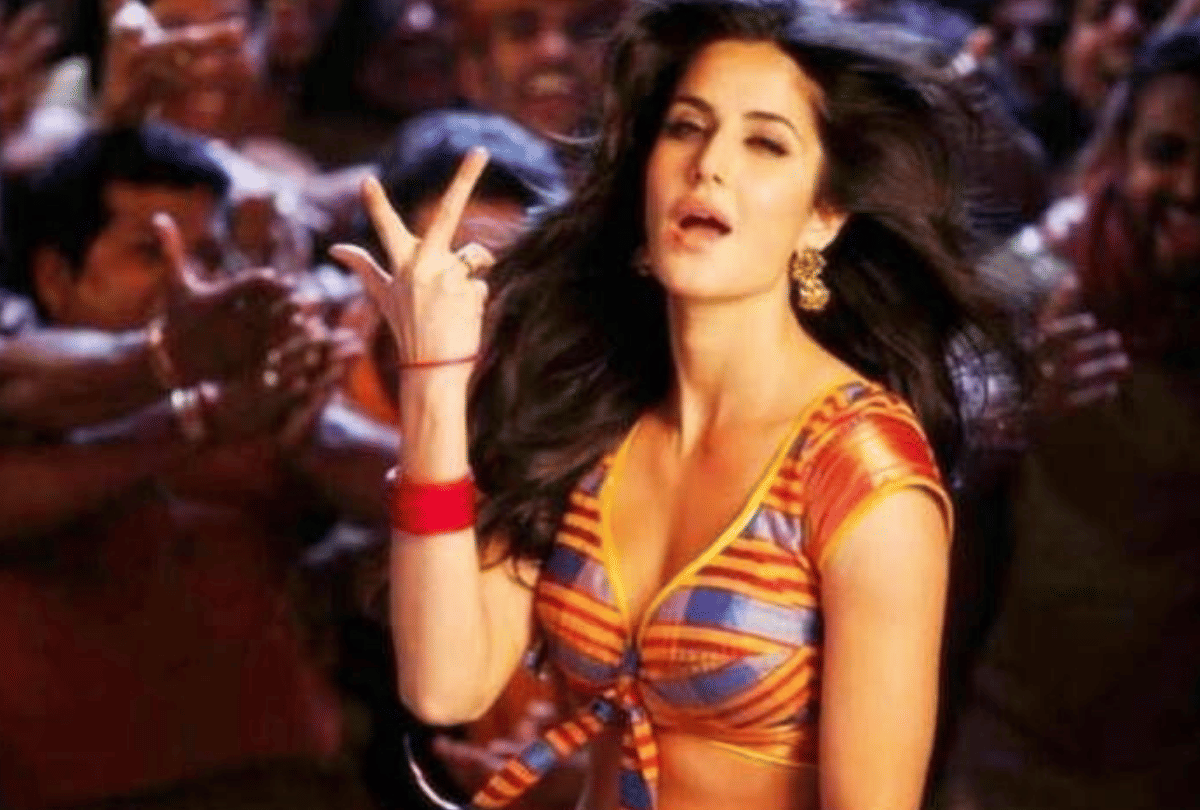 Hrithik Roshans fight scenes with the background music of Chikni Chameli viral on social media