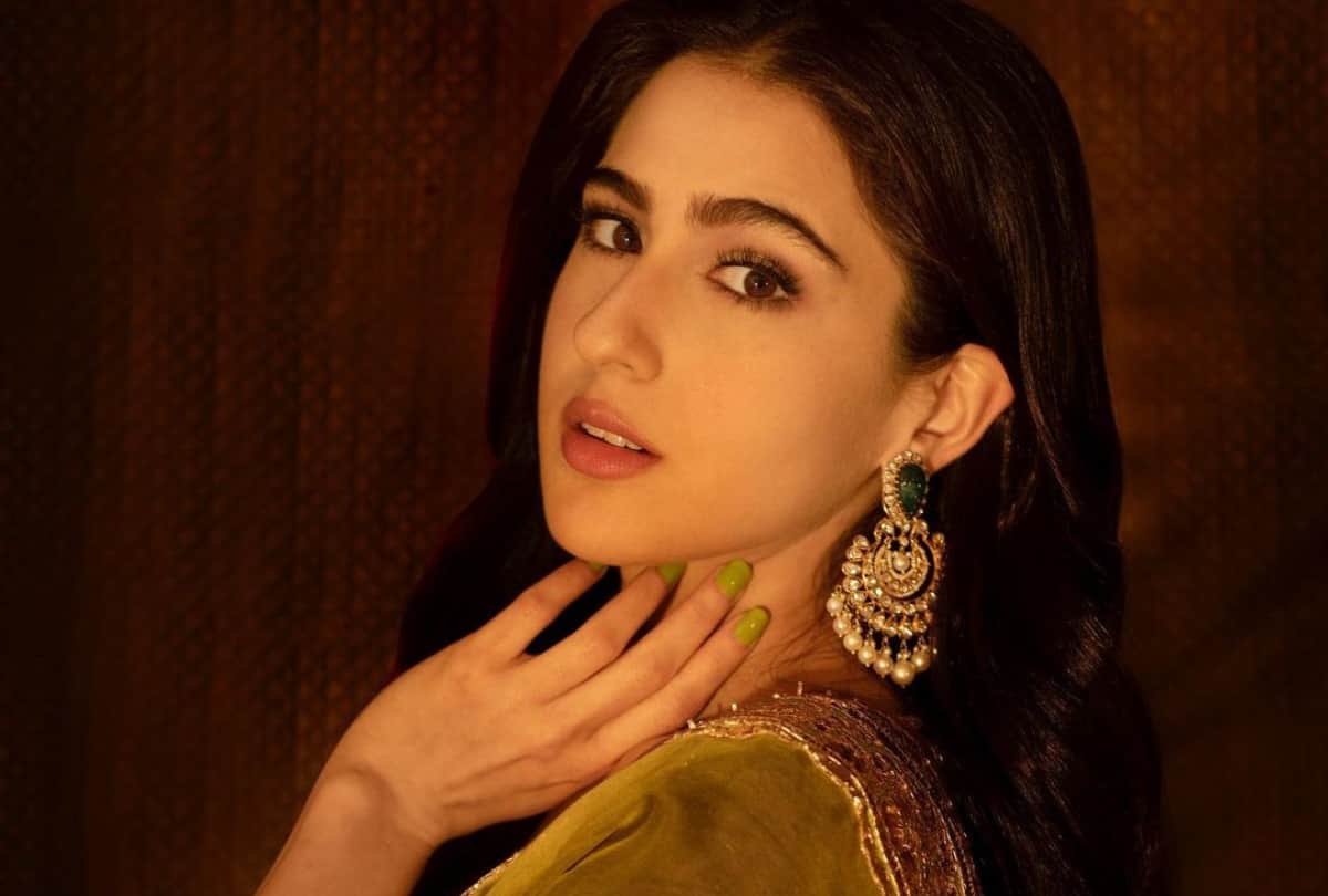 sara ali khan trolled for her colour blocking outfit
