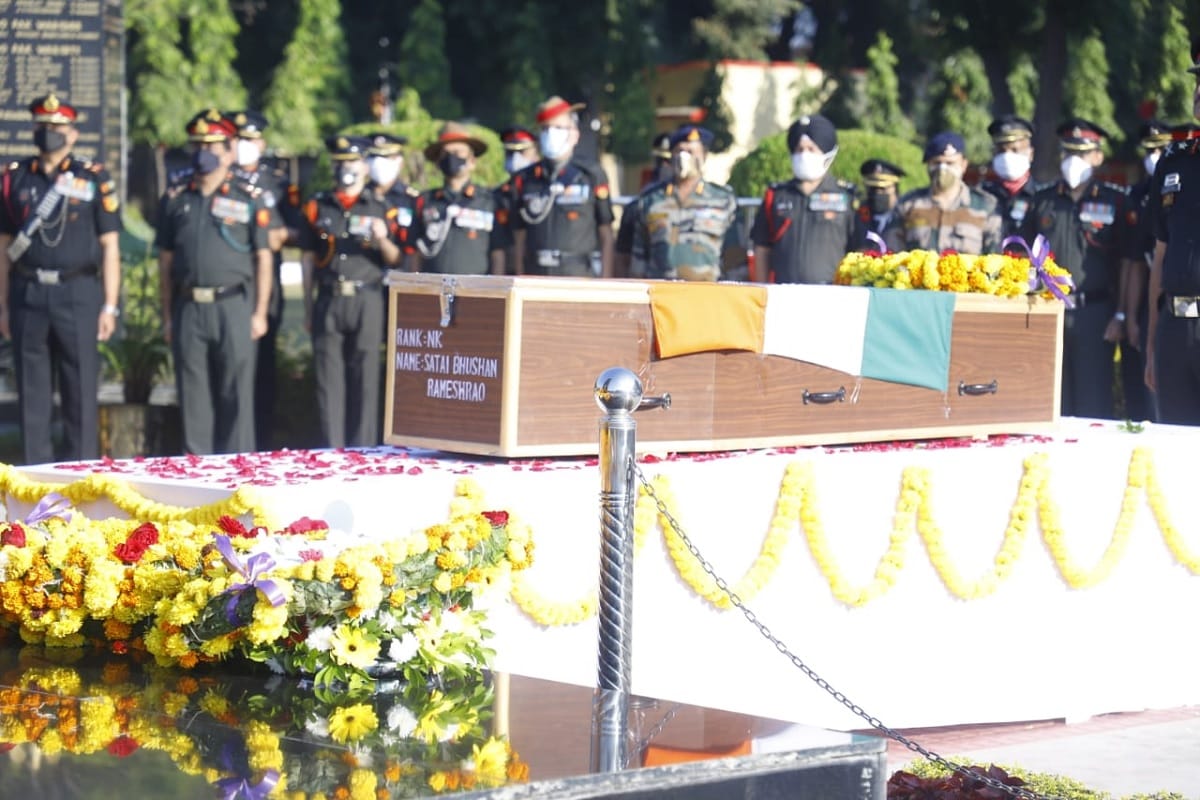 Bihar: Last farewell given to the martyr jawan Vishal in Kashmir,