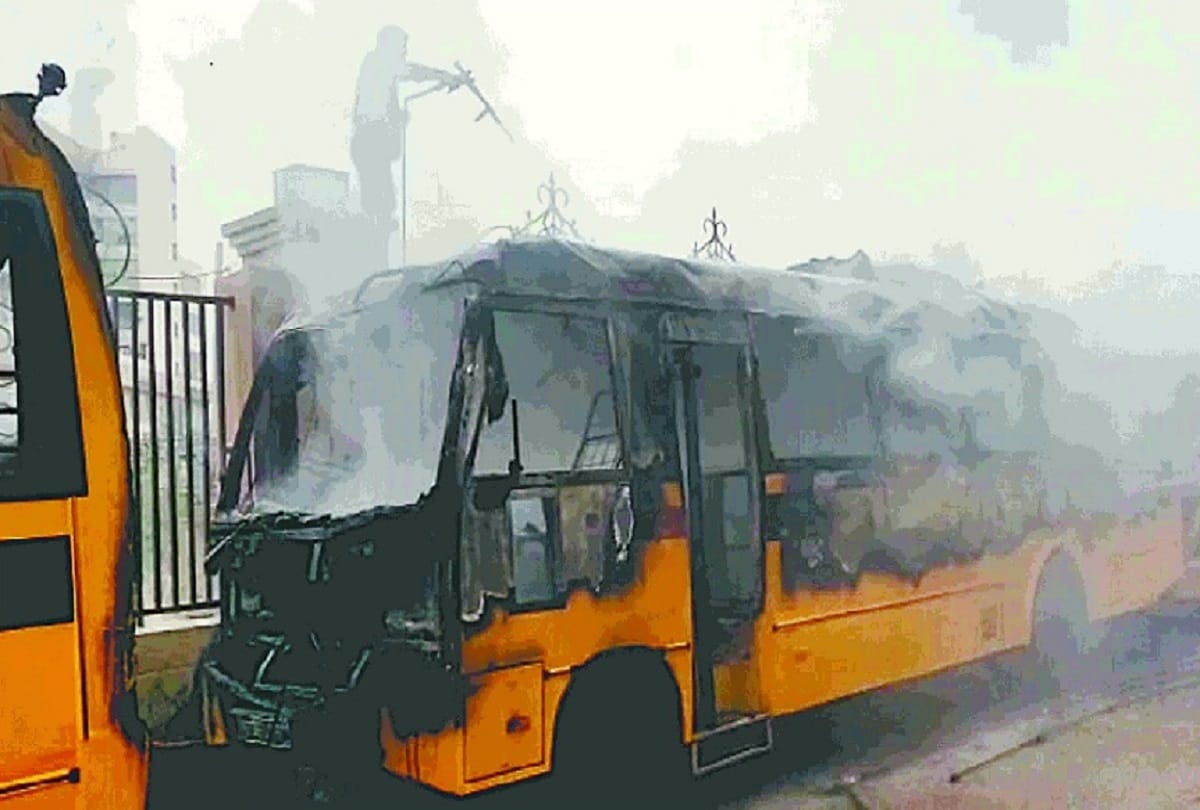many vehicles in gurugram catches fire three buses burnt due to crackers and earthen lamp