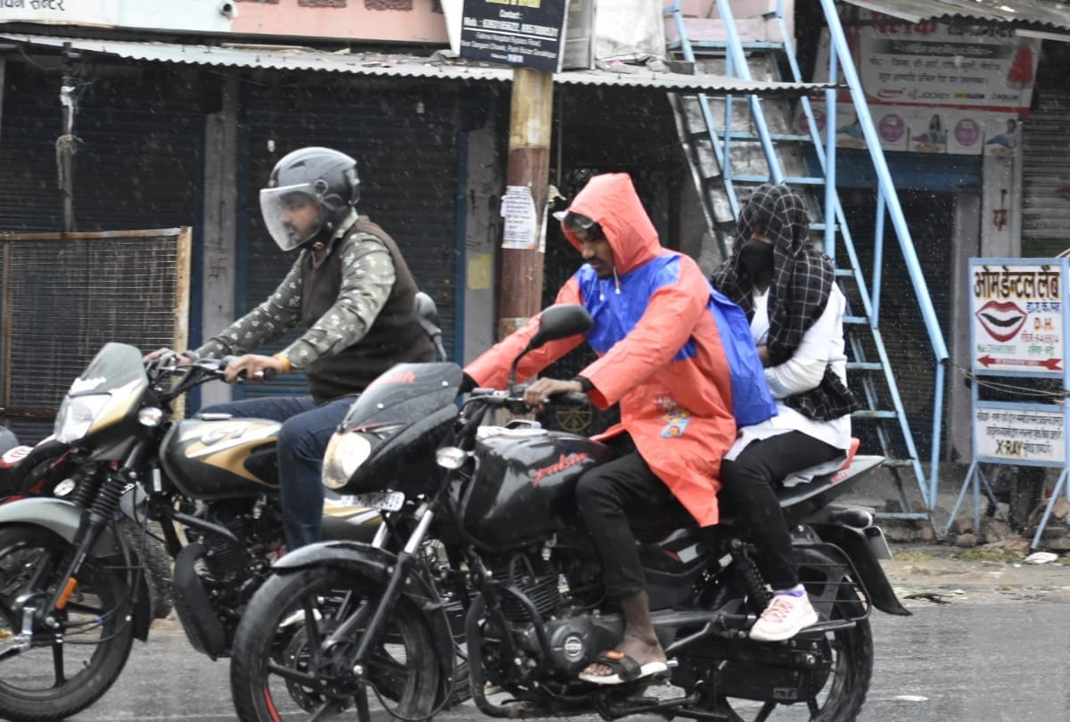 Gorakhpur Weather News Update Today : light rain start with cold wave wind in gorakhpur