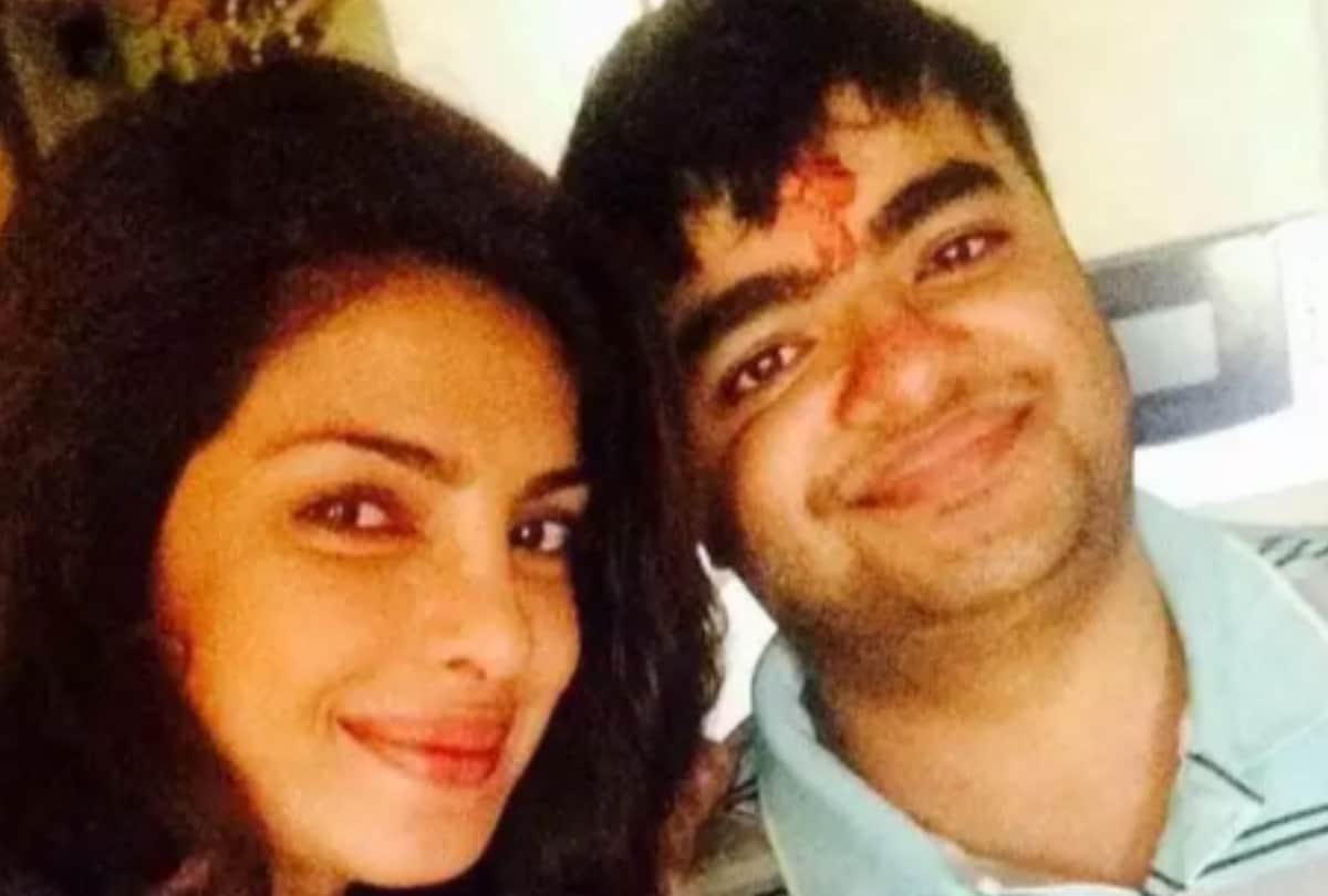 Bollywood actresses brother here know about him