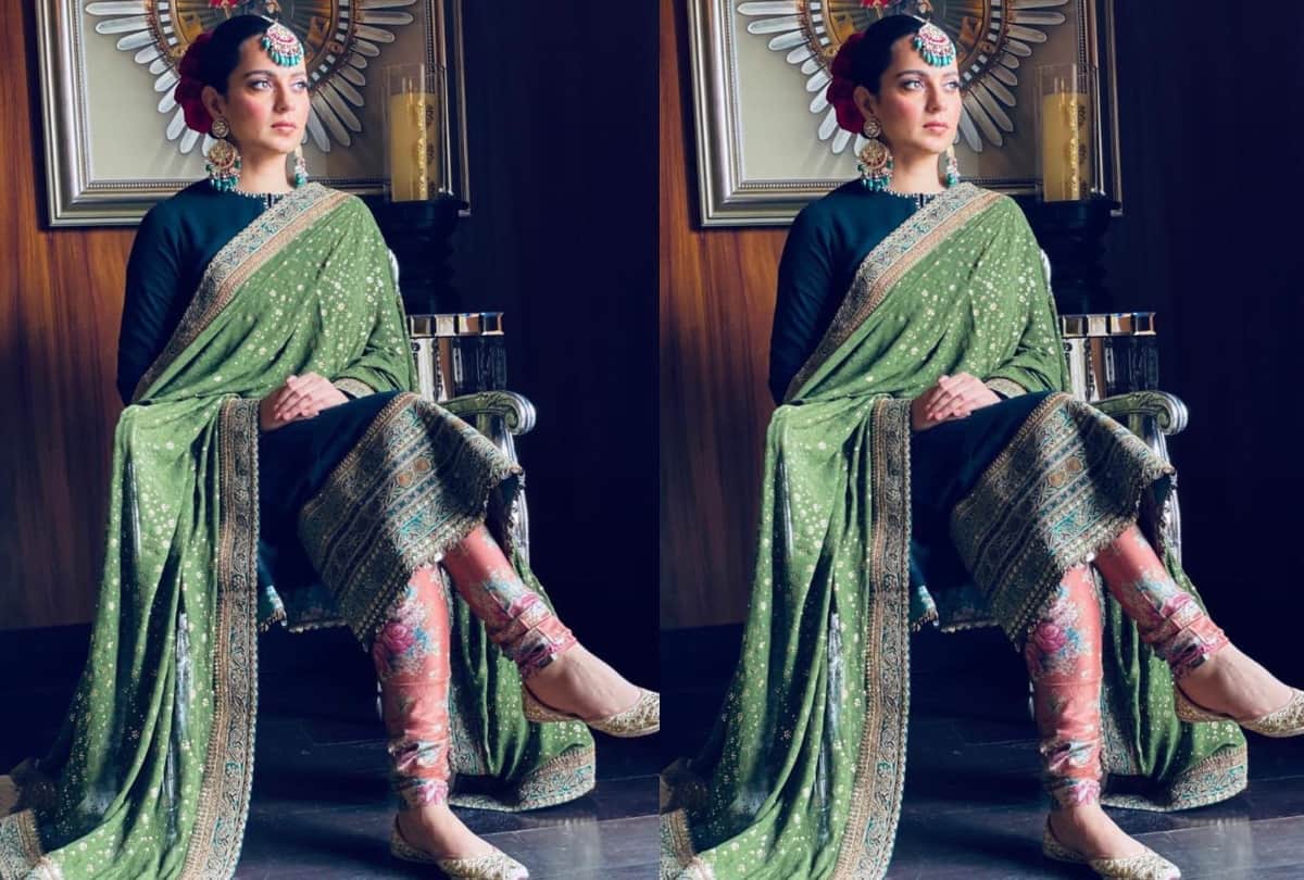 Kangana Ranaut designed her own dress for the ceremony receiving first National Film Award from President Pratibha Patil