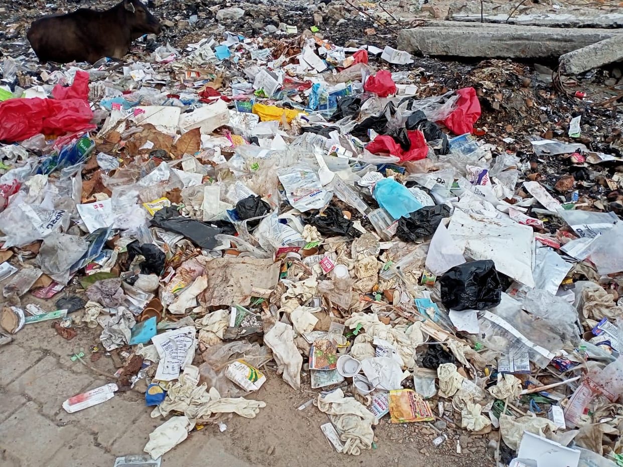 medical waist are dumping in district hosptial