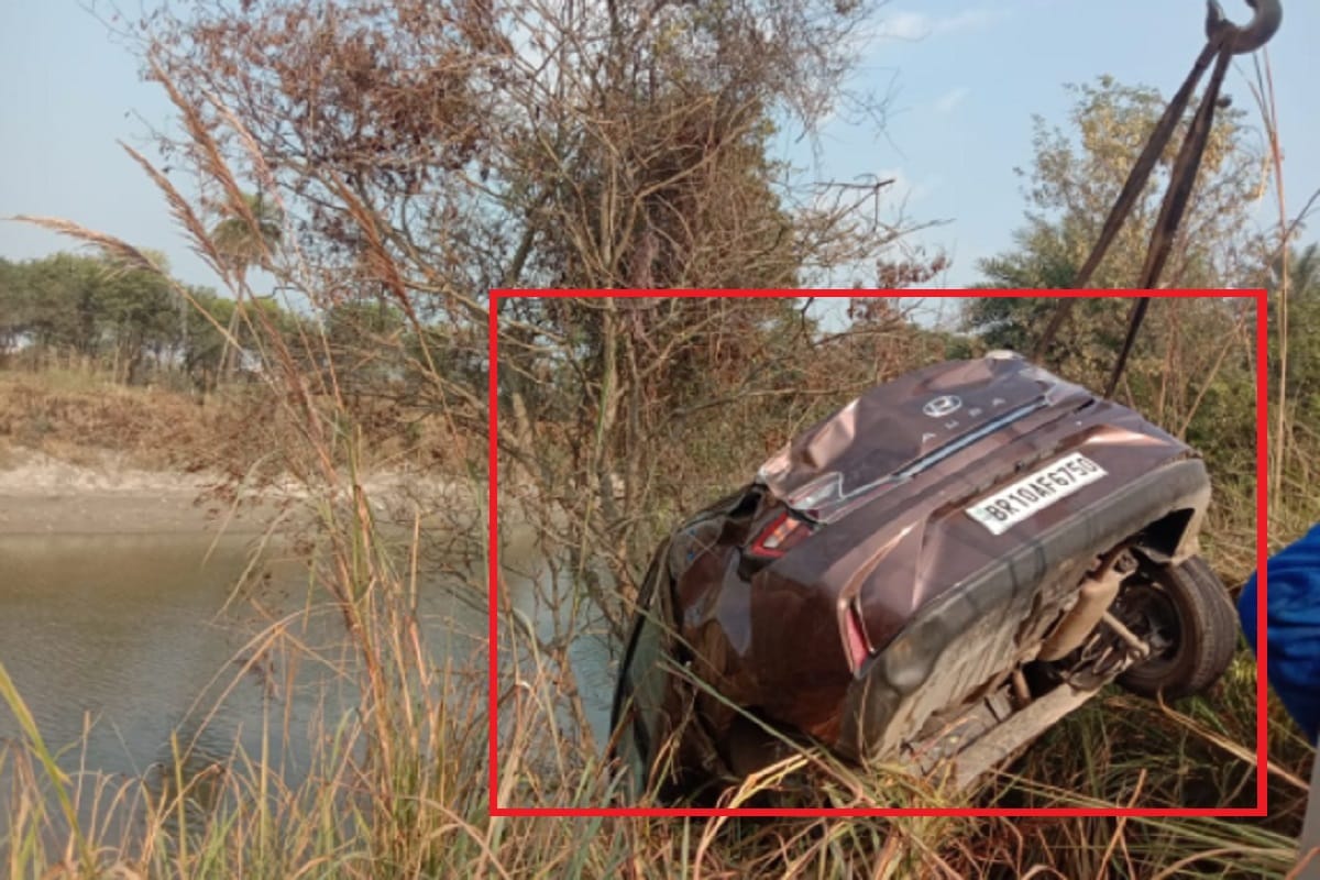A car fell into the Ganga Canal in Muzaffarnagar and four people were injured