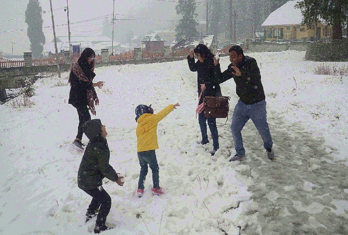 visit this places to enjoy snow fall in december january