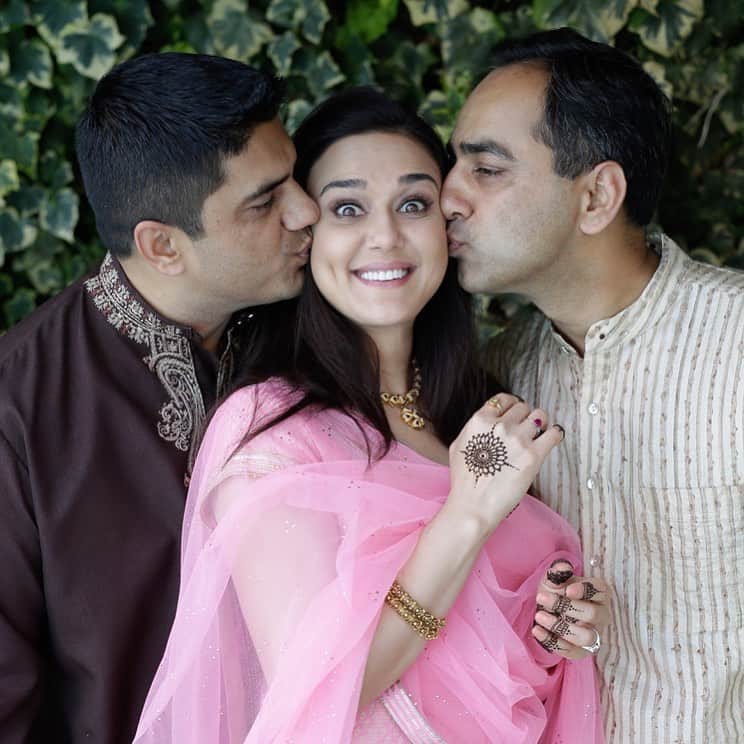 Preity Zinta shared her two brothers Manish and Deepankar photo on Bhai Dooj known about of actress brothers
