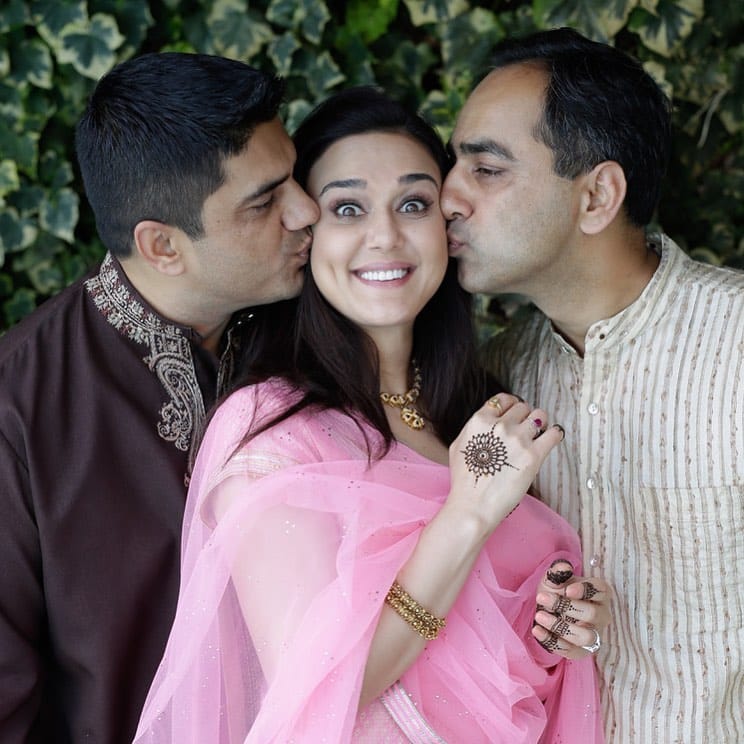 Preity Zinta shared her two brothers Manish and Deepankar photo on Bhai Dooj known about of actress brothers