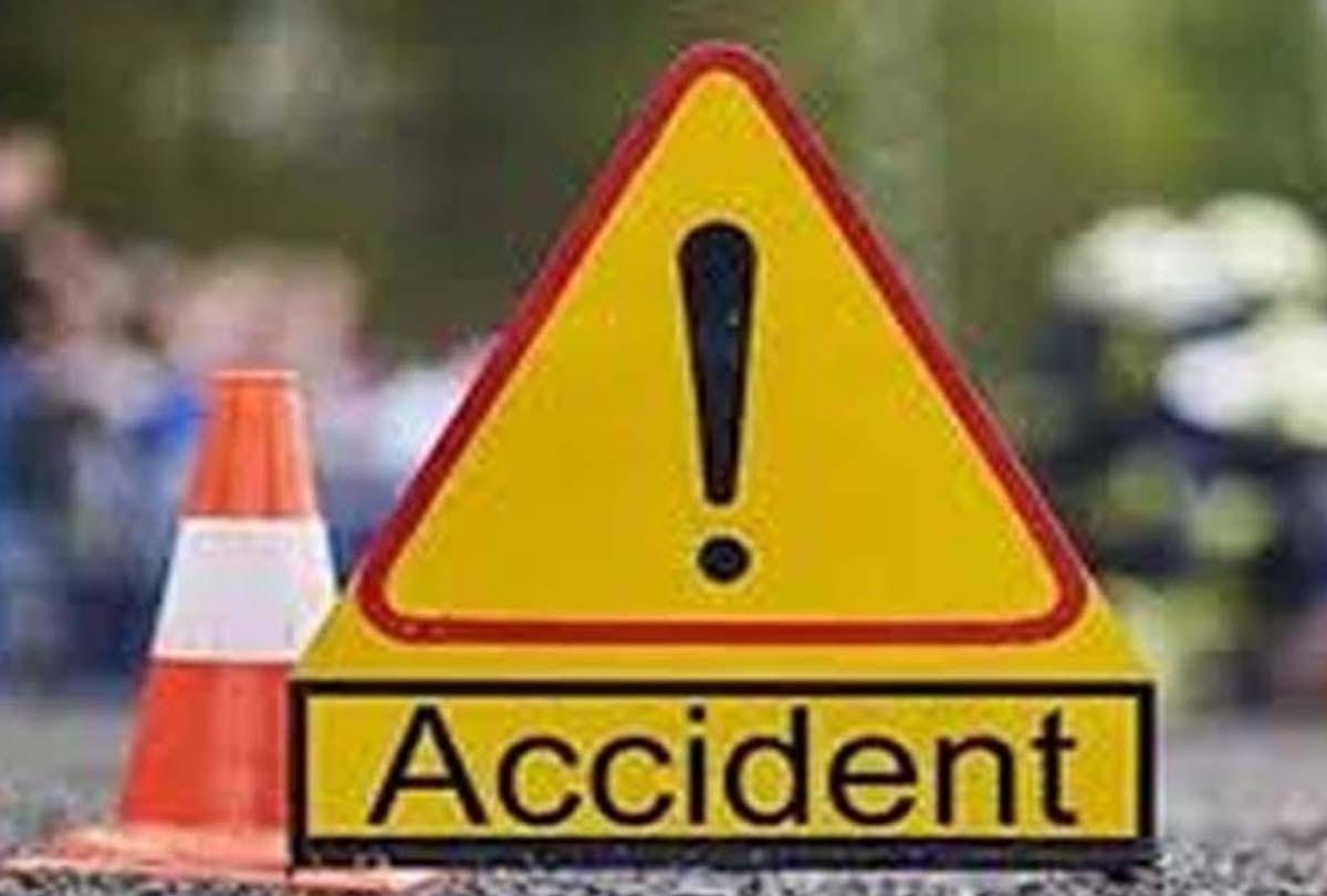 youth died in road accident in mahoba