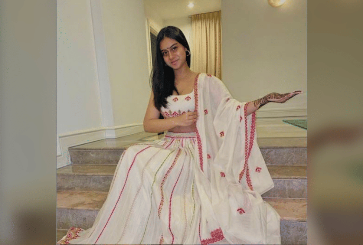 Ajay Devgn And Kajol Daughter Nysa Devgn diwali party photo gone viral