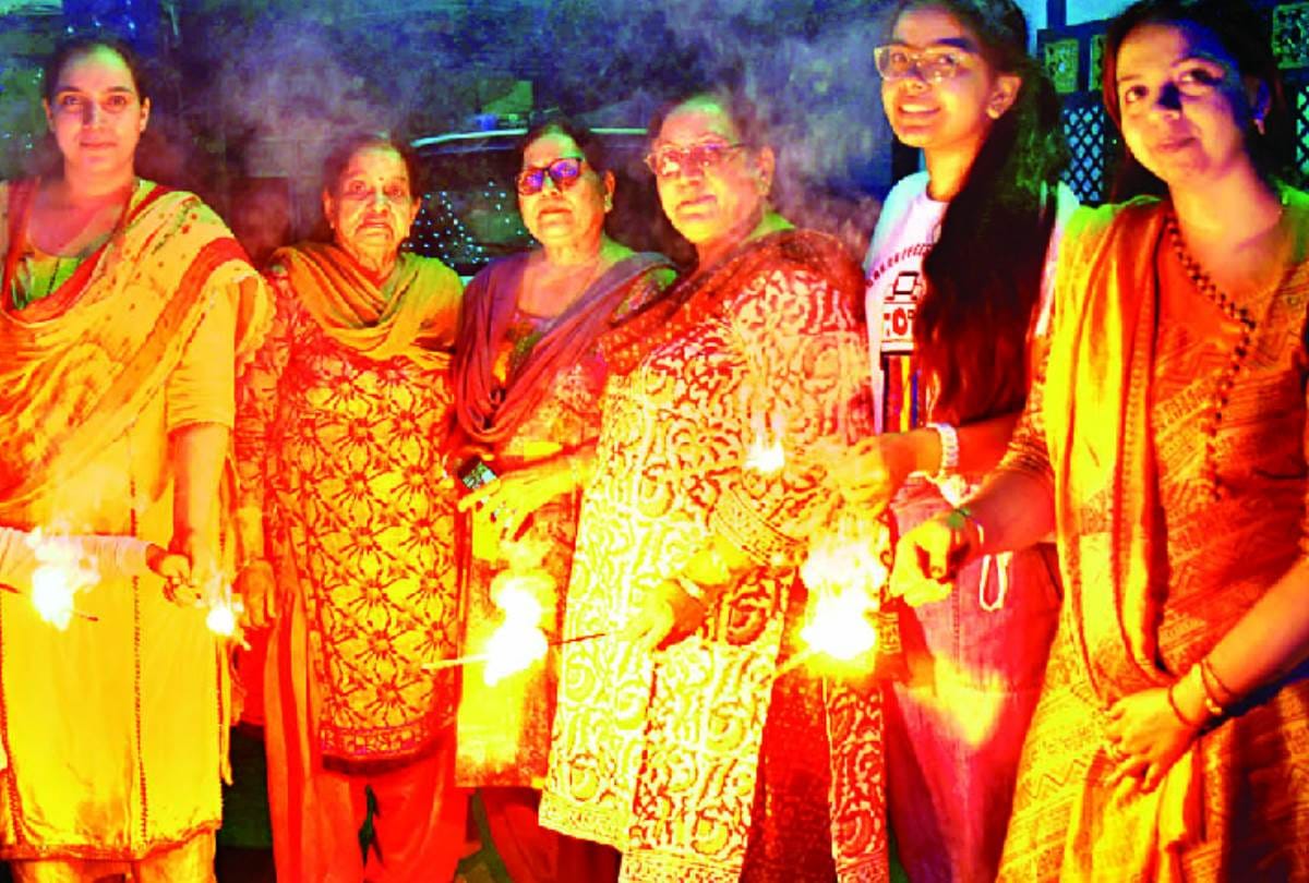 Diwali 2020 in Ayodhya News in Hindi:  ramnagari set a world record by lighting up more than 6 lakh diyas on Deepotsav day