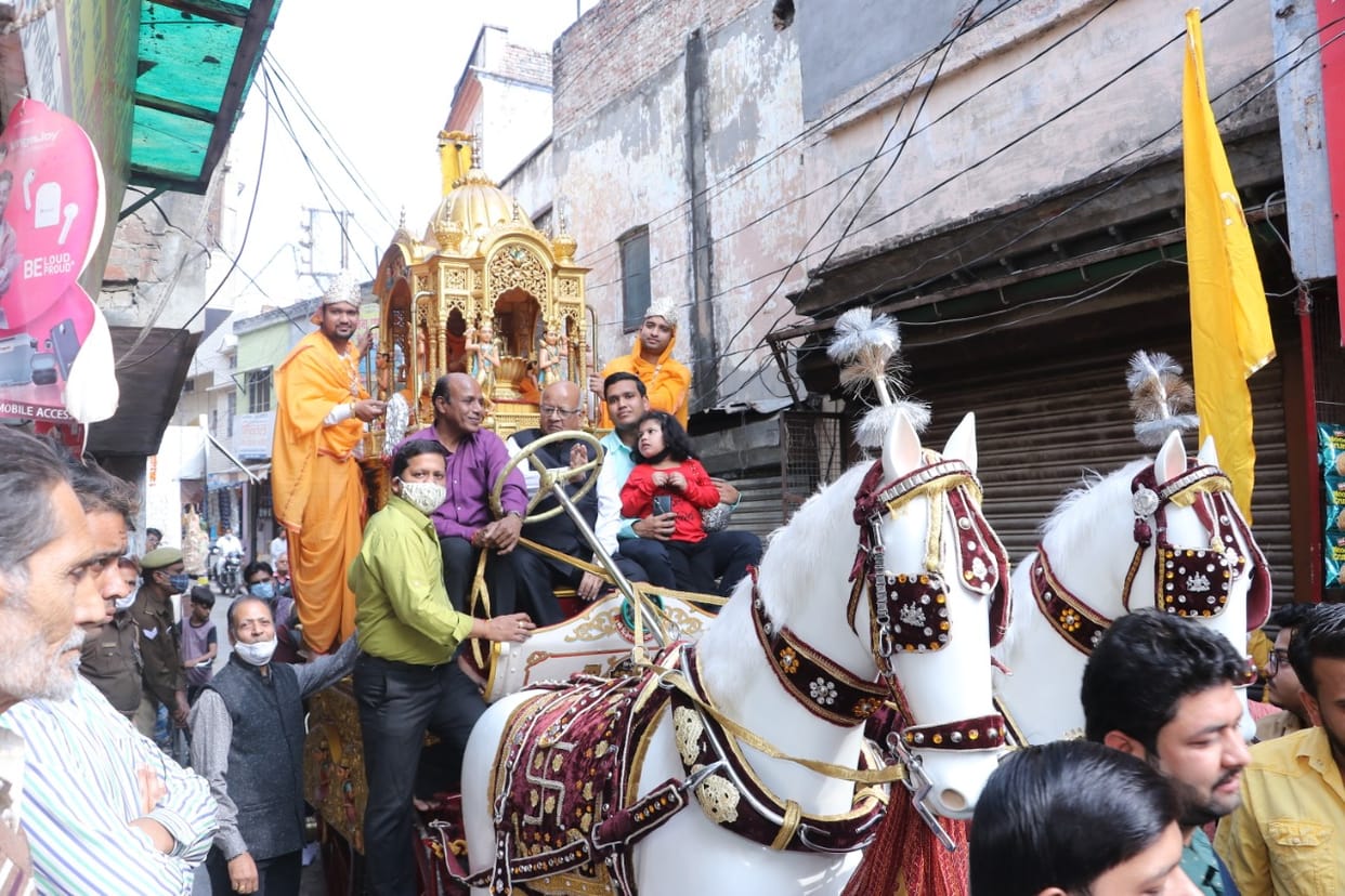 Golden Rath Yatra took out on Lord Mahaveer's Nirvana Festival