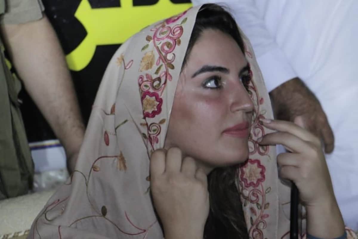 Bakhtawar Bhutto gets engaged to Mahmood Chaudhary in extravagant ceremony in Karachi