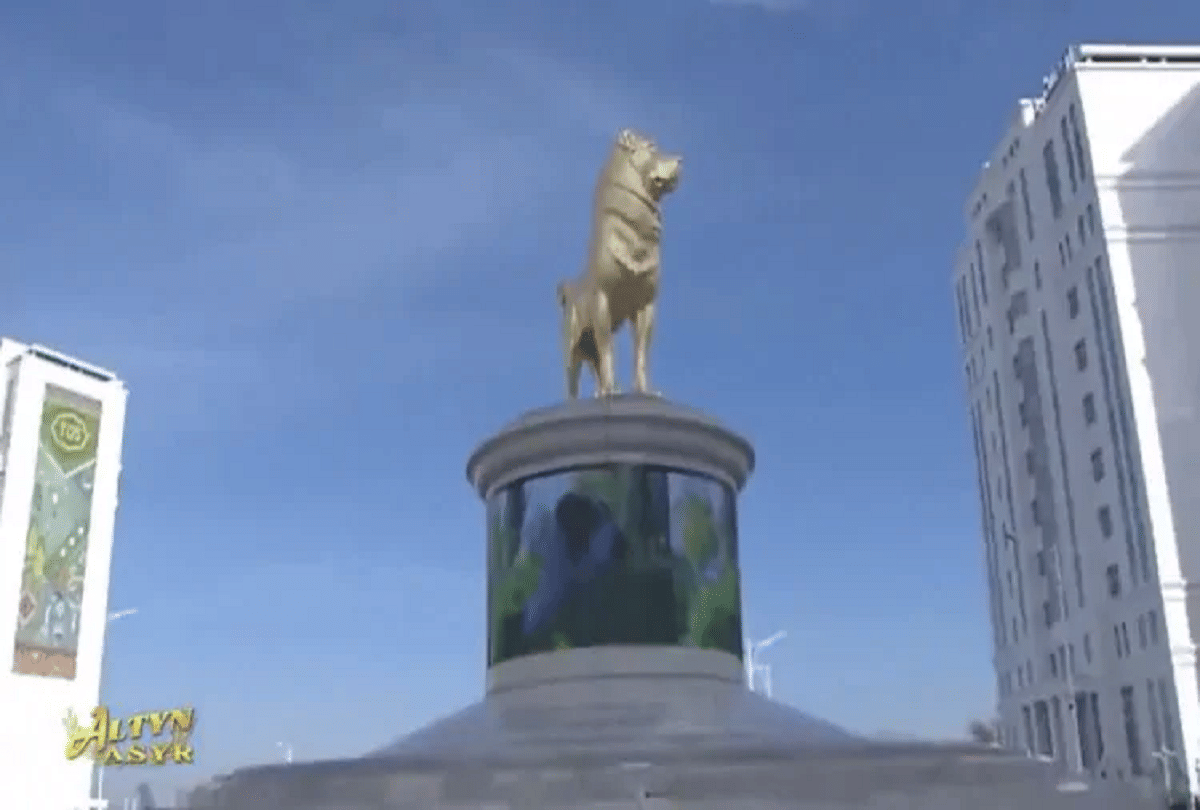 Turkmenistan President made a giant gold statue of dog, the reason is very special