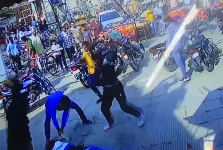 Four youths beaten up a Vegetable seller in Fatehabad of Haryana